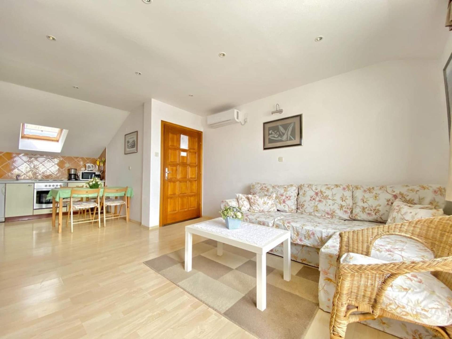 Family Apartments Viva Close To The Beach Krk Town Exterior photo