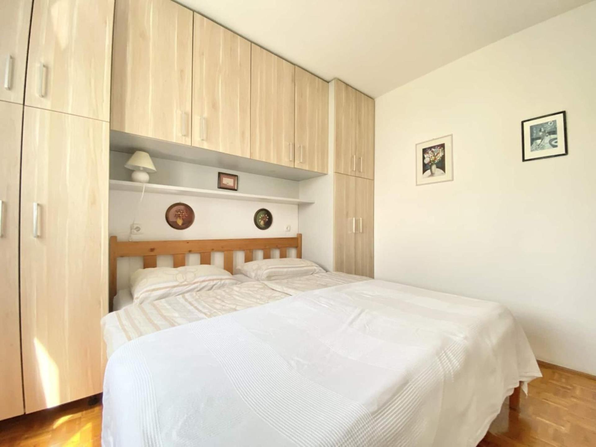 Family Apartments Viva Close To The Beach Krk Town Exterior photo