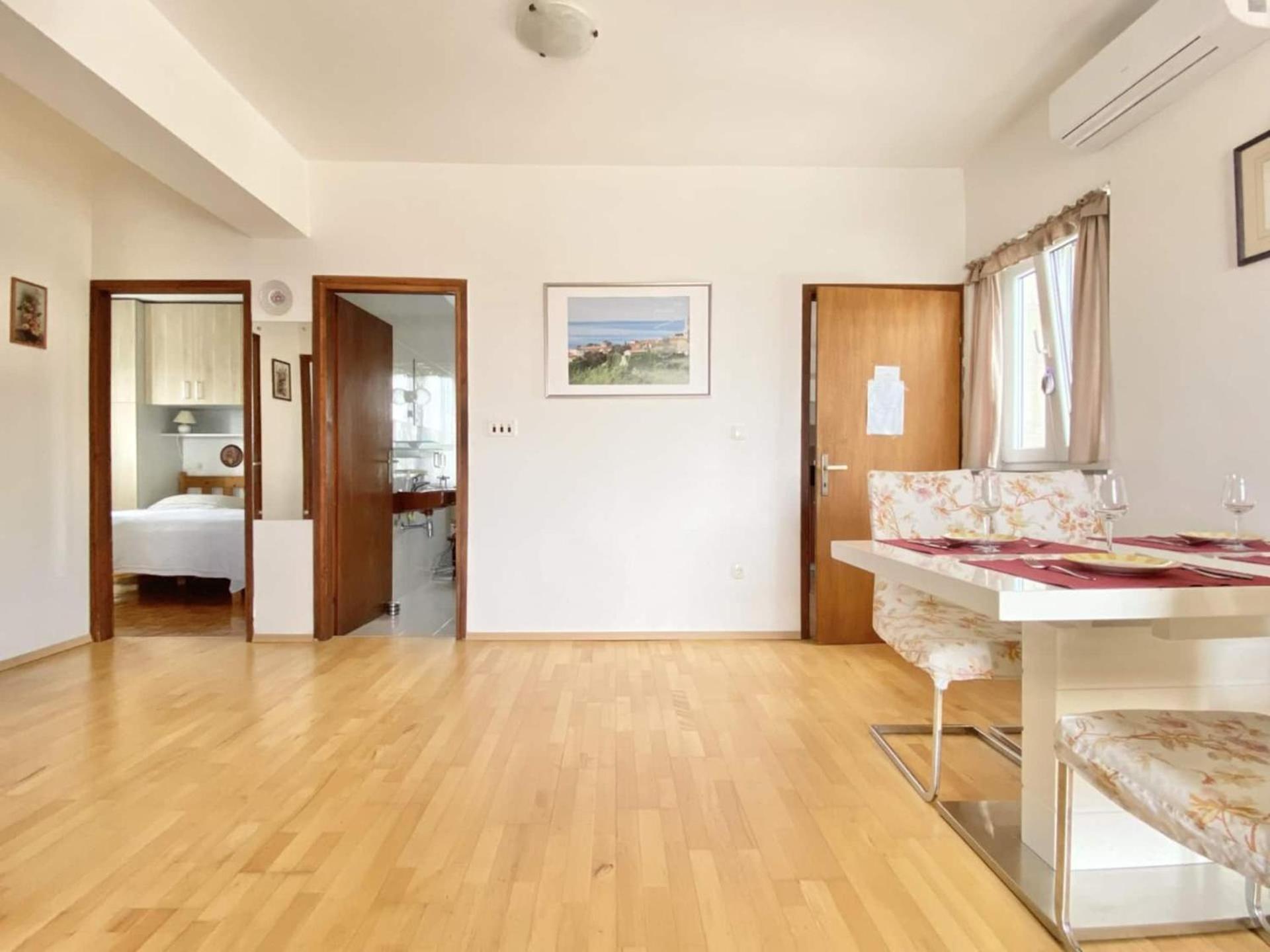 Family Apartments Viva Close To The Beach Krk Town Exterior photo