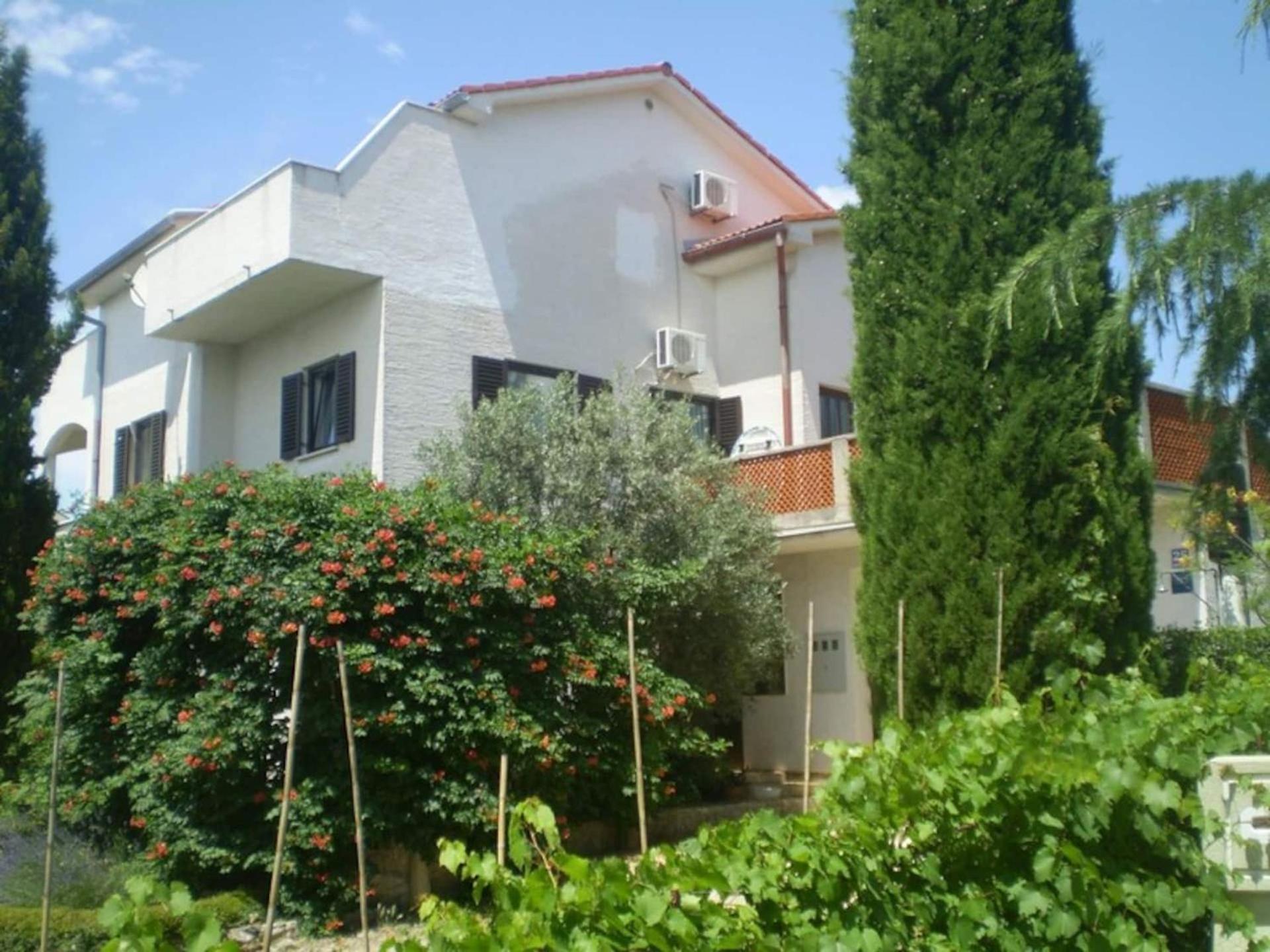Family Apartments Viva Close To The Beach Krk Town Exterior photo
