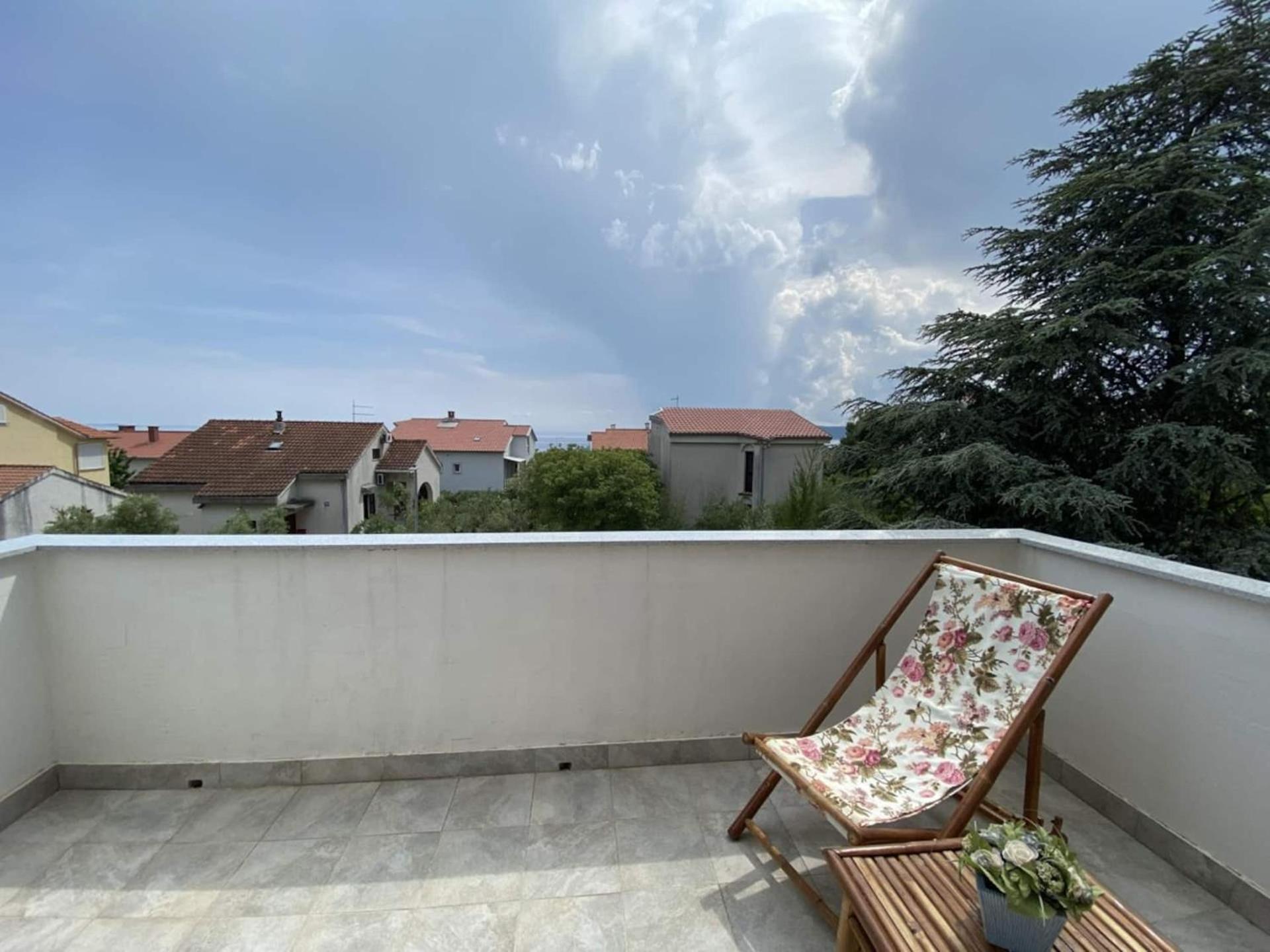 Family Apartments Viva Close To The Beach Krk Town Exterior photo